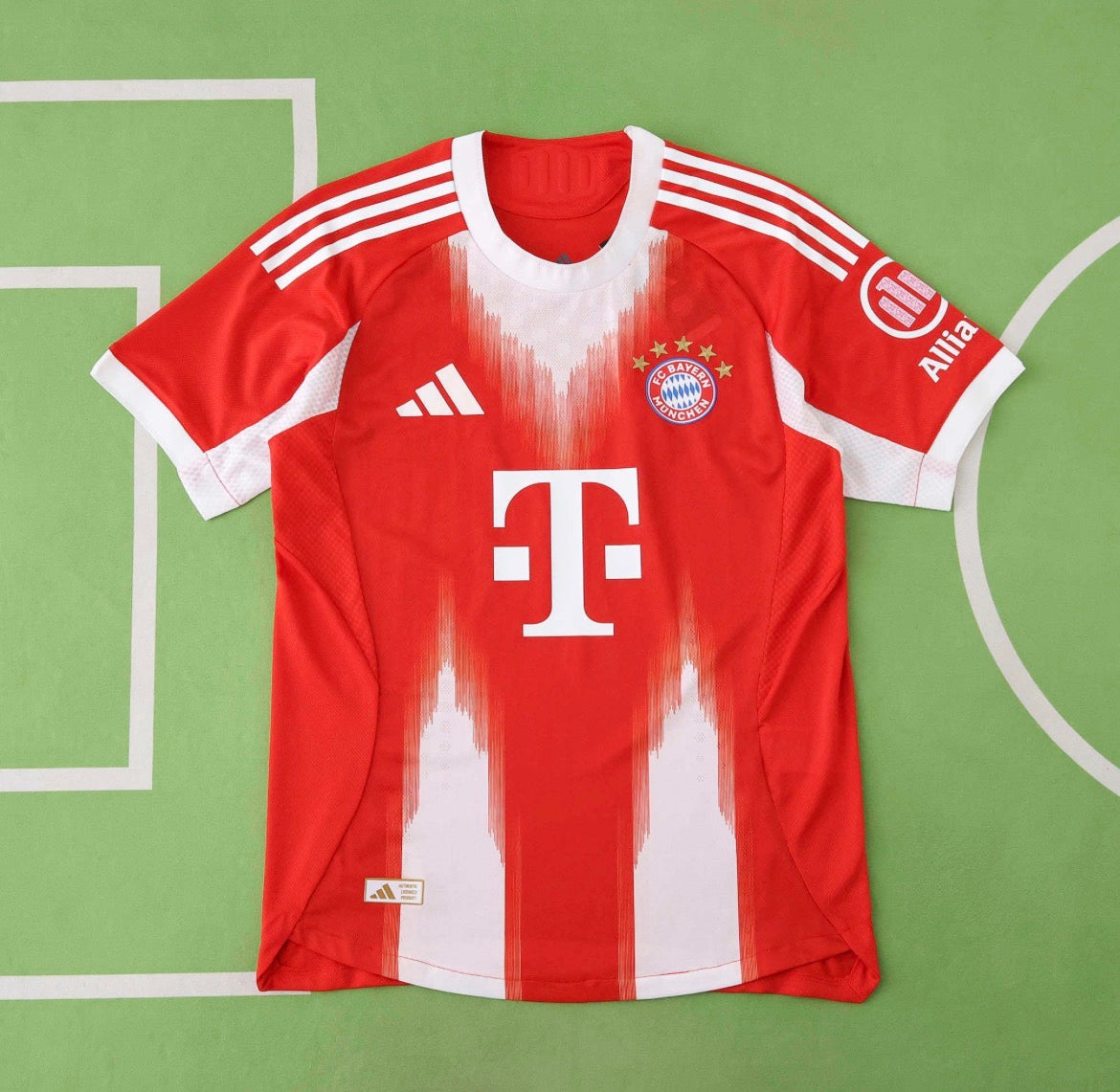 Bayern München - Short Sleeve Jersey