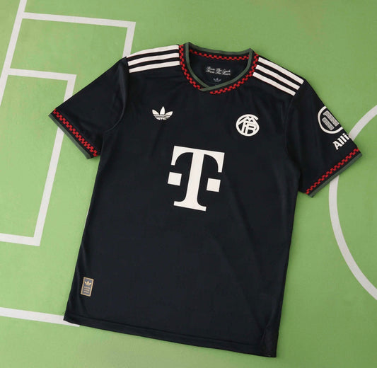 Bayern München - Short Sleeve Jersey