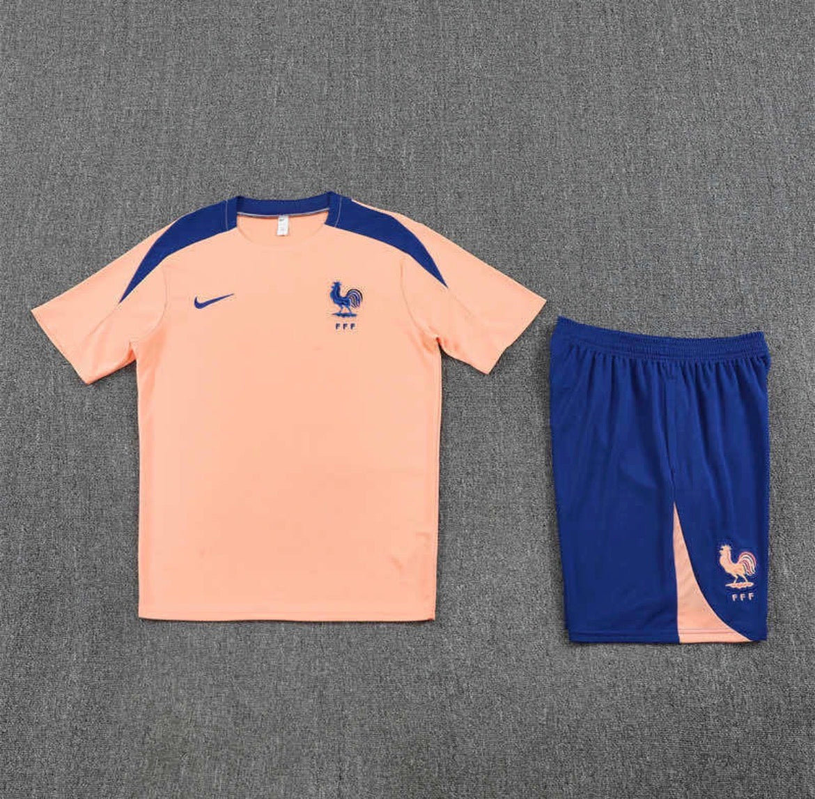 France - Short Set